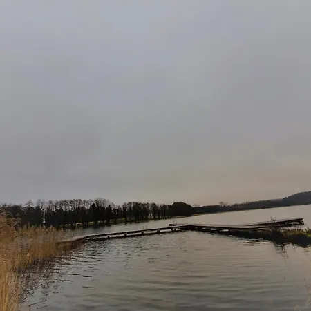 Gemuetliches Mit Garten Und Seeblick Apartment Kołczewo