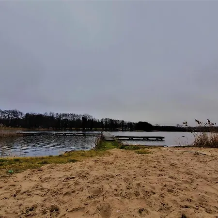 Gemuetliches Mit Garten Und Seeblick * Kołczewo