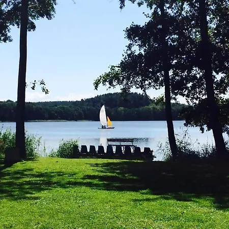 Gemuetliches Mit Garten Und Seeblick Kołczewo